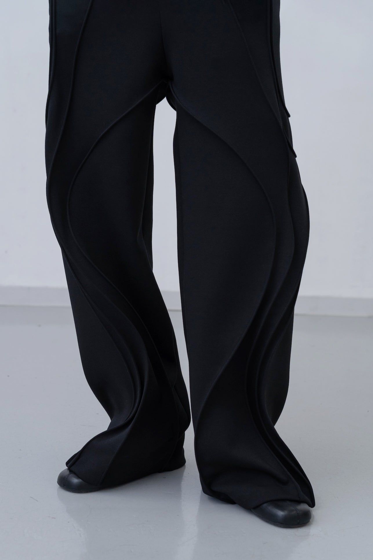 Moebius Trousers [black]