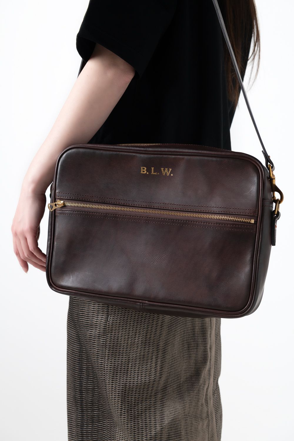 【ラスト1点 / 25SS】LEATHER  WANDER SHOULDER BAG [BROWN] / レザーワンダーショルダーバッグ [ブラウン]