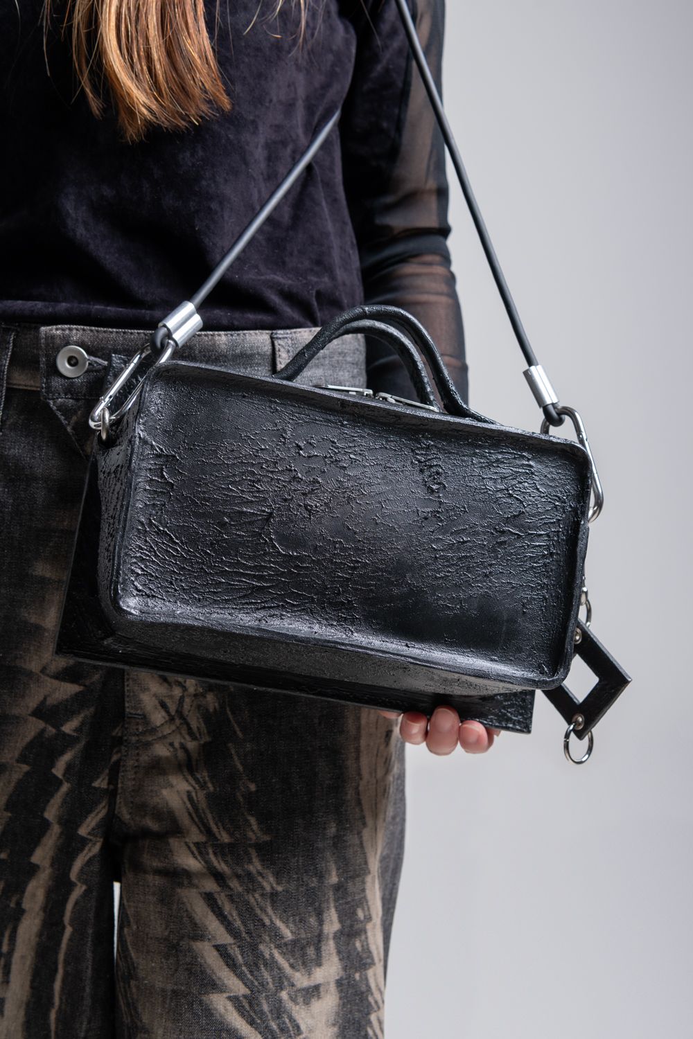 【お取り寄せ可能】レリーフトート [象嵌ブラック] / w25-06-bk