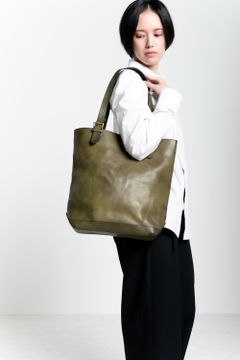 【25SS予約受付中｜12/17まで】レザートラベルトートバッグ - ハイト [オリーブ] / LEATHER TRAVEL TOTE BAG - HEIGHT [OLIVE]