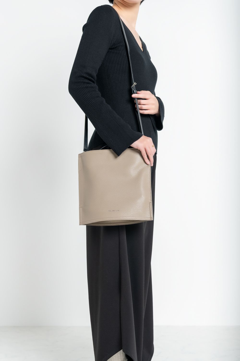 flat bag - mini shoulder [taupe] / フラットバッグミニショルダー [トープ]
