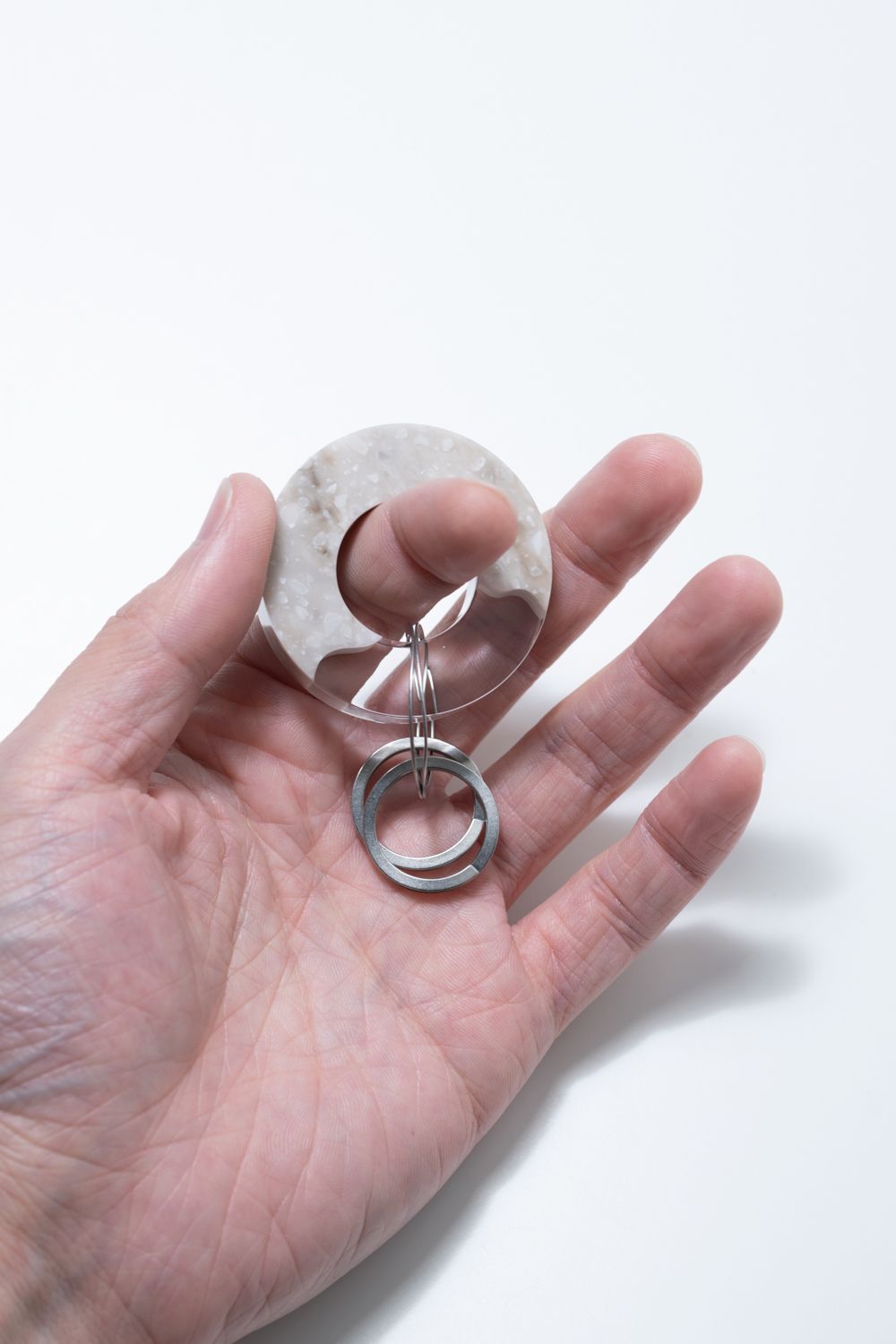 マーブル ドーナツ キーリング | marble & acrylic [BEIGE]