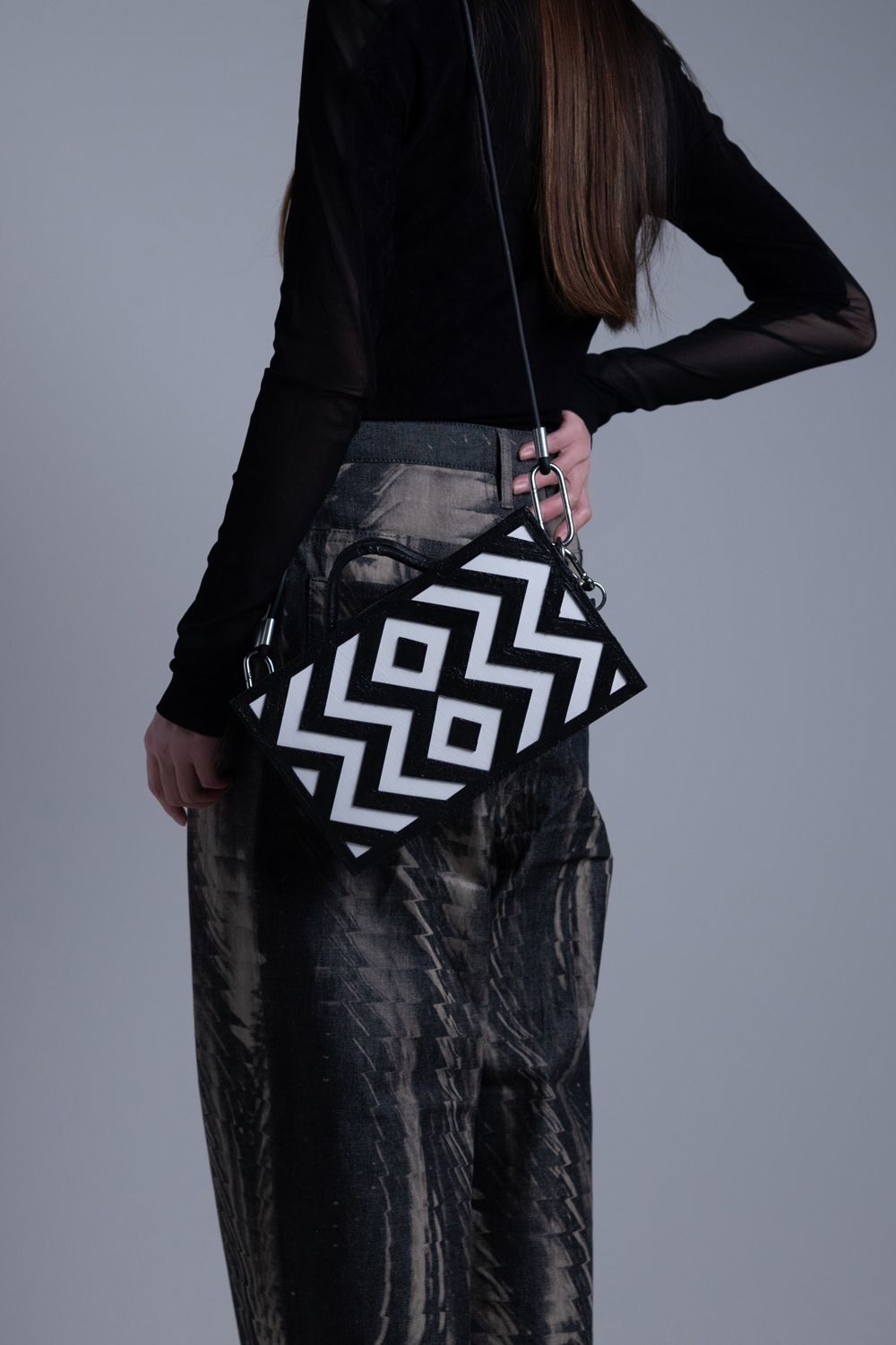 【お取り寄せ可能】レリーフトート [象嵌ブラック] / w25-06-bk