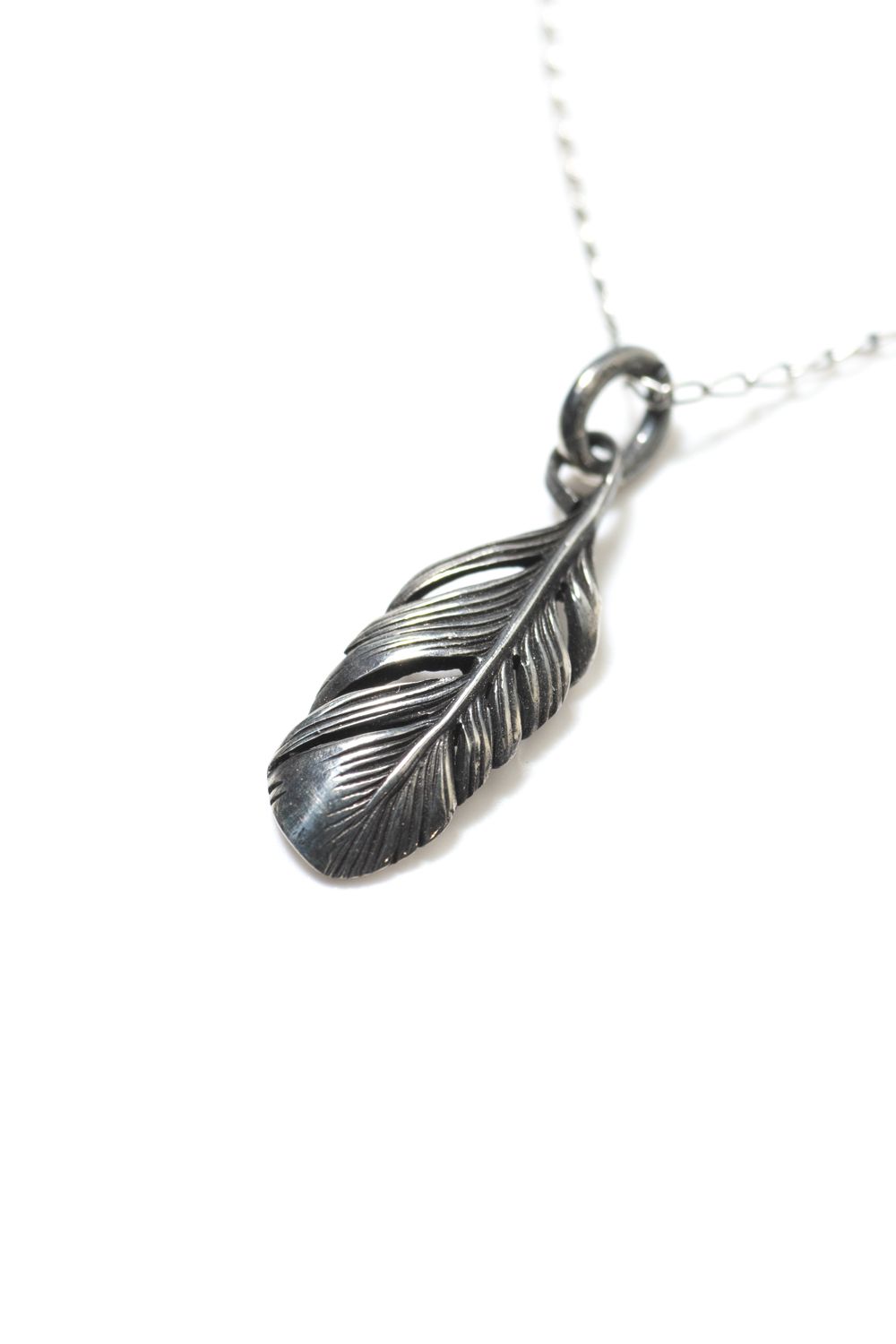 【ラスト1点】EX TINY FEATHER PENDANT OX / エクストラタイニーフェザーペンダント [シルバー]