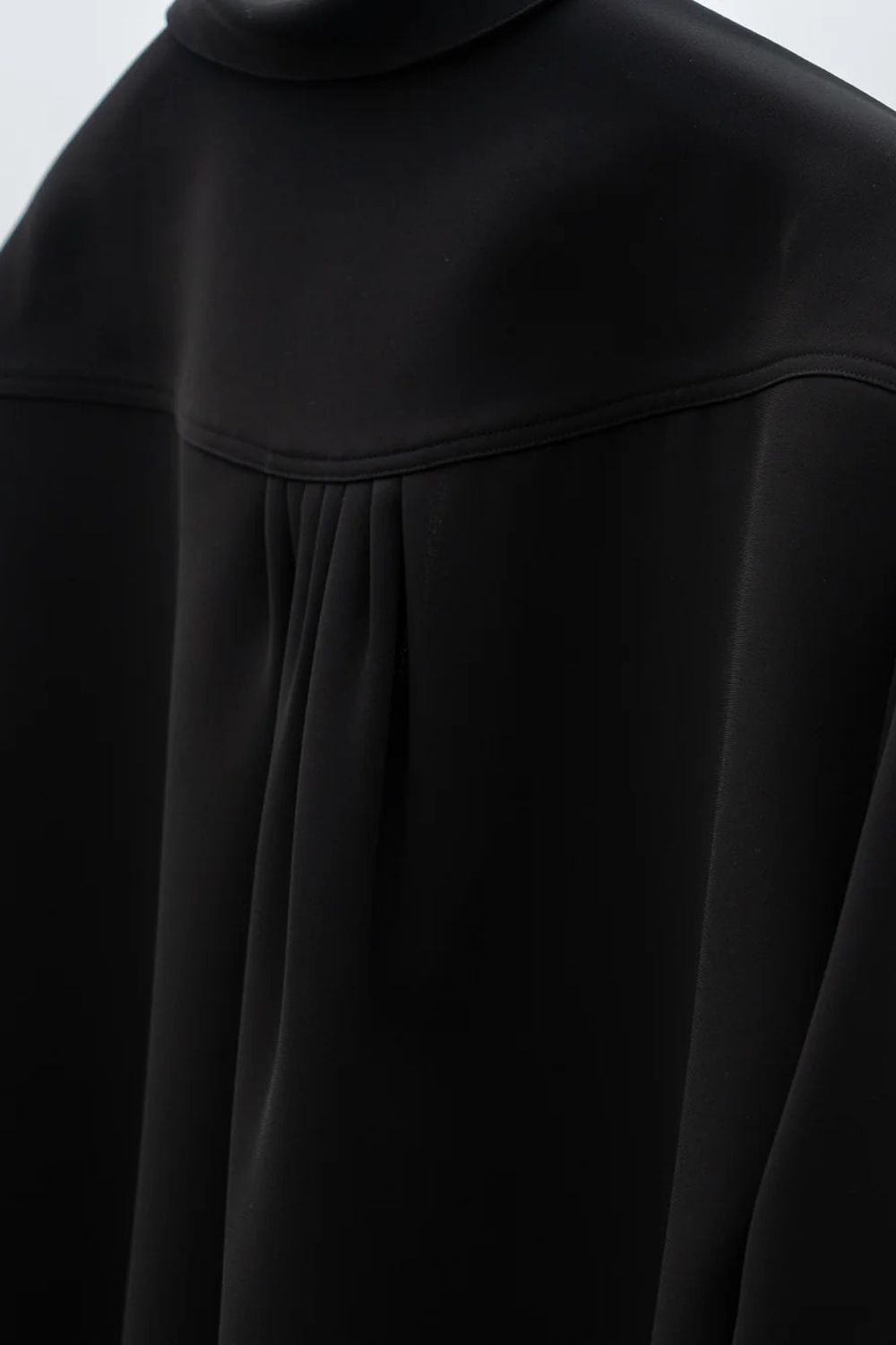 【アーカイブ展 / 1.18まで】O Blouse [black] - Oブラウス [ブラック] / FW25SH02