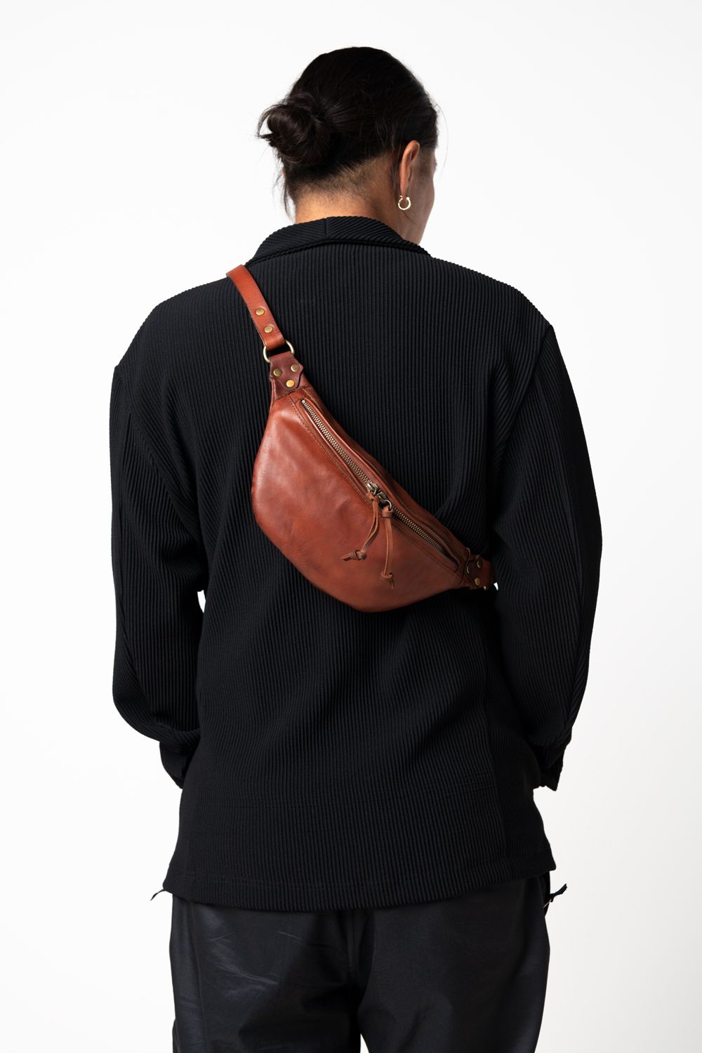 vasco - 【25SS予約商品】LEATHER WAIST BAG - SMALL [CAMEL