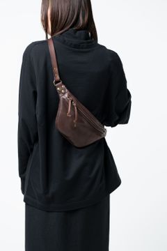 LEATHER WAIST BAG - SMALL [BROWN] | ウエストバッグ (スモール) / ブラウン