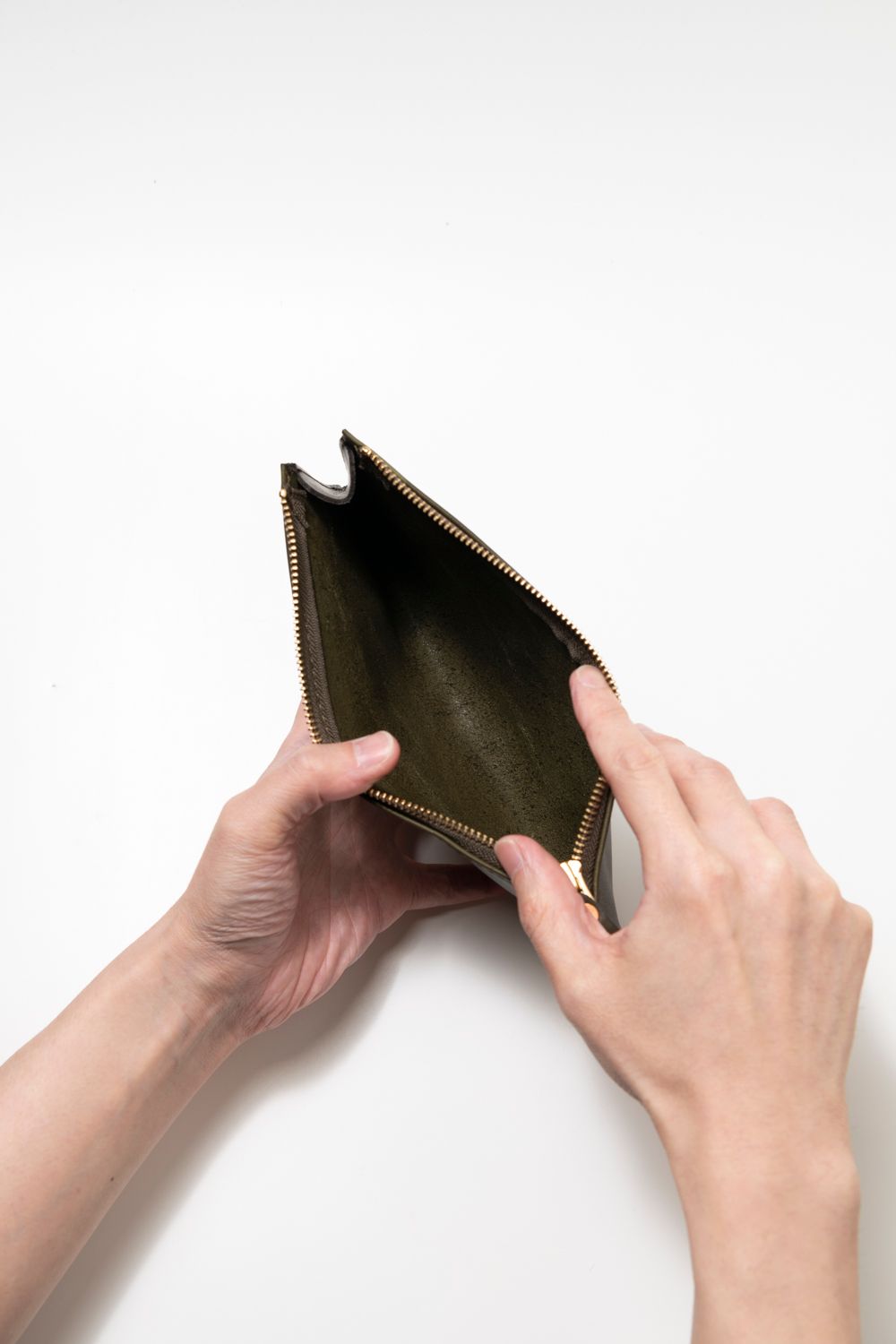 【25SS】LEATHER WANDER POUCH【B.L.W.】/ OLIVE | マチ付きレザーポーチ / オリーブ