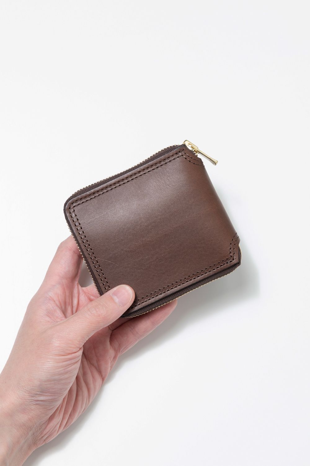 LEATHER VOYAGE ROUND ZIP SHORT WALLET [CORTESIA] | ショートウォレット (ラウンドジップ) [ブラウン