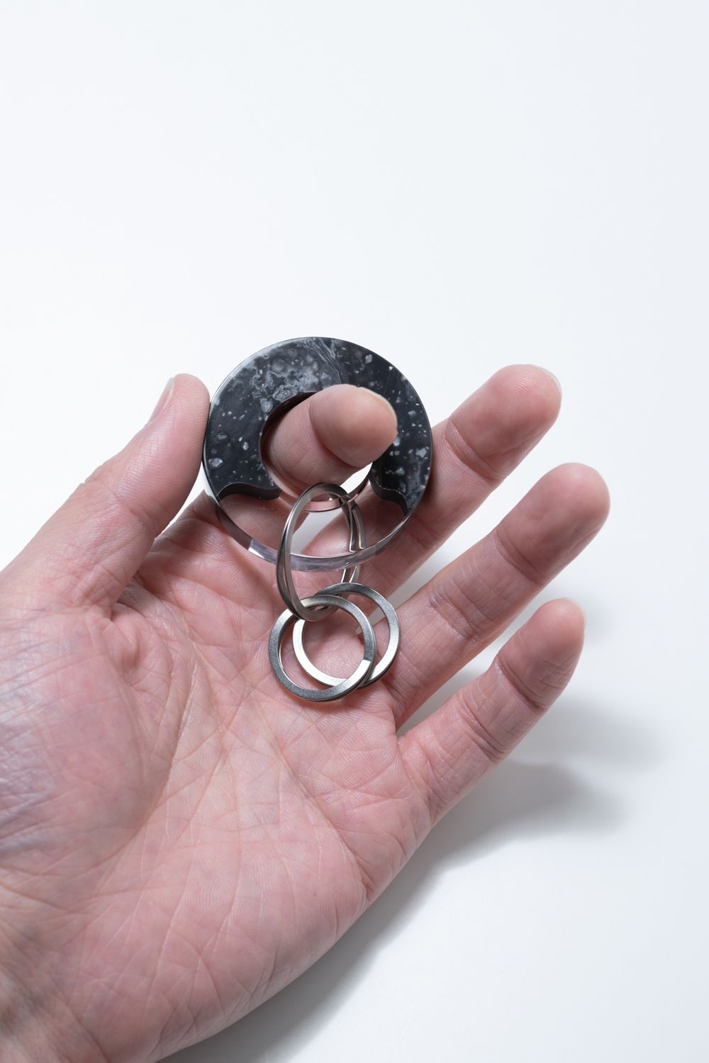 マーブル ドーナツ キーリング | marble & acrylic [BLACK]