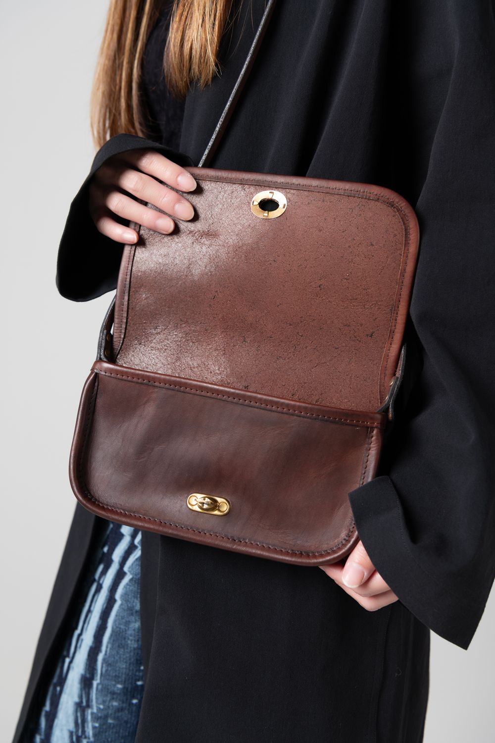 【ラスト1点 / 25SS】LEATHER CARRY SHOULDER BAG [BROWN] | レザーミニショルダーバッグ / ブラウン