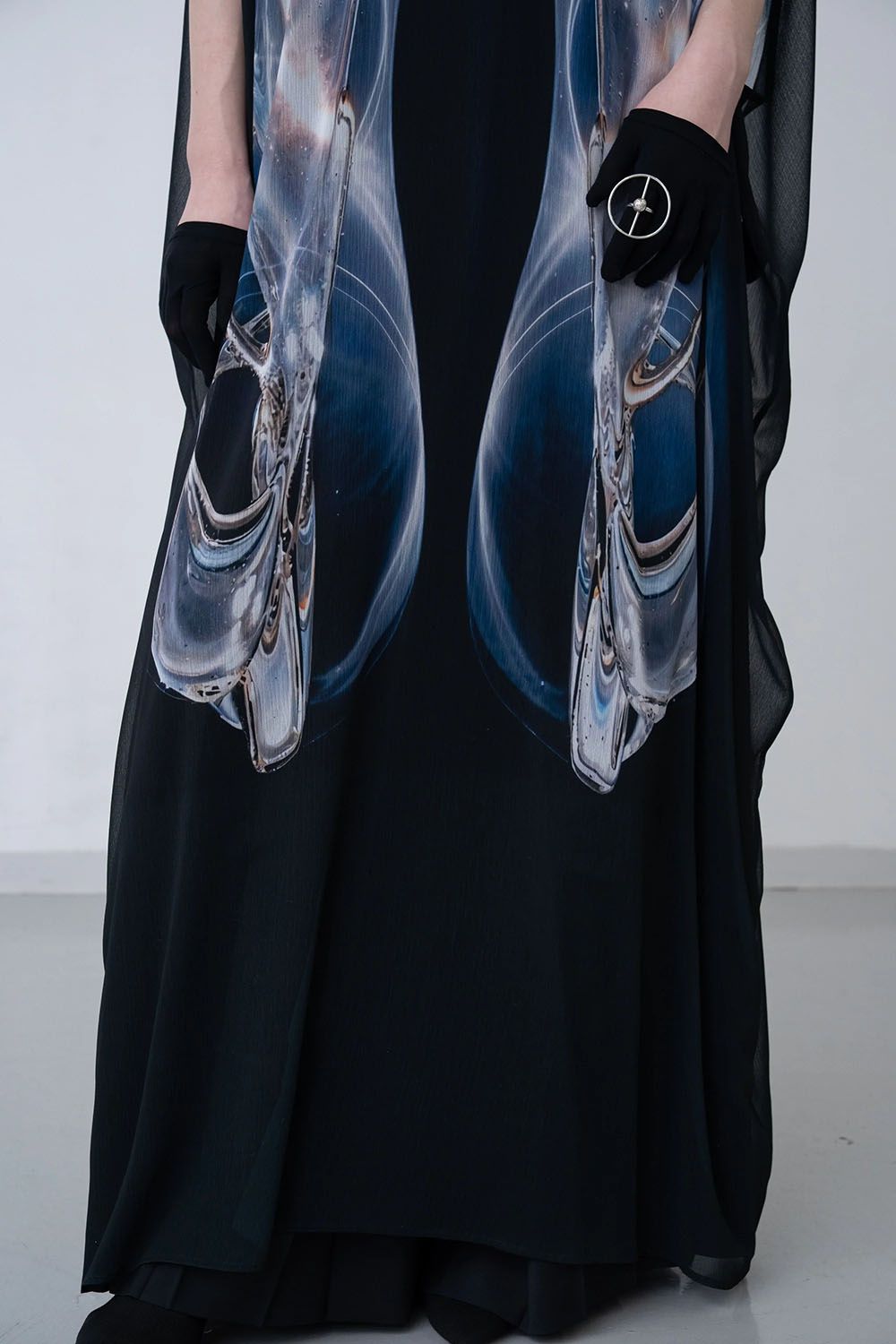 【26AW / 予約受付中】Sphere Sheer Robe [black] - スフィアシアーローブ [ブラック] / FW26RO01