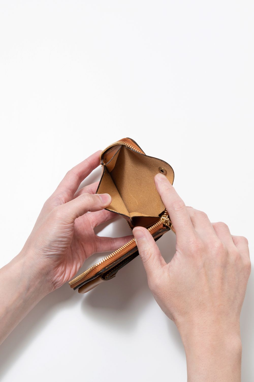 LEATHER NAVAL ROUND ZIP SHORT WALLET [MEAL] | ネイバル ラウンドジップショートウォレット / キャメル