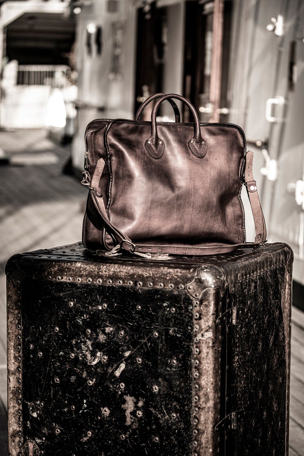 【25SS予約受付中｜12/17まで】LEATHER OFFICER 3WAY BAG | オフィサーバッグ