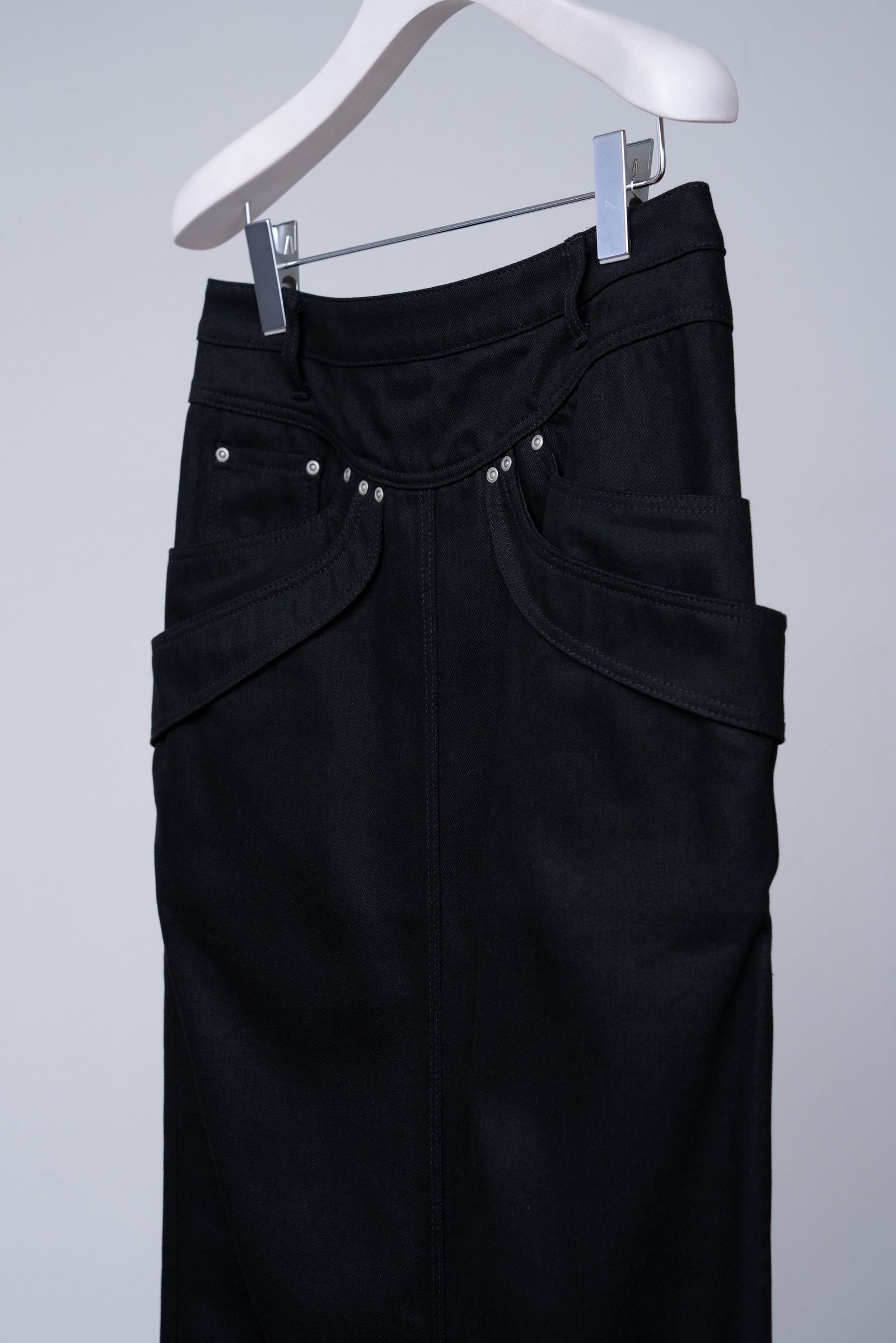 Refrain Denim Skirt [black]