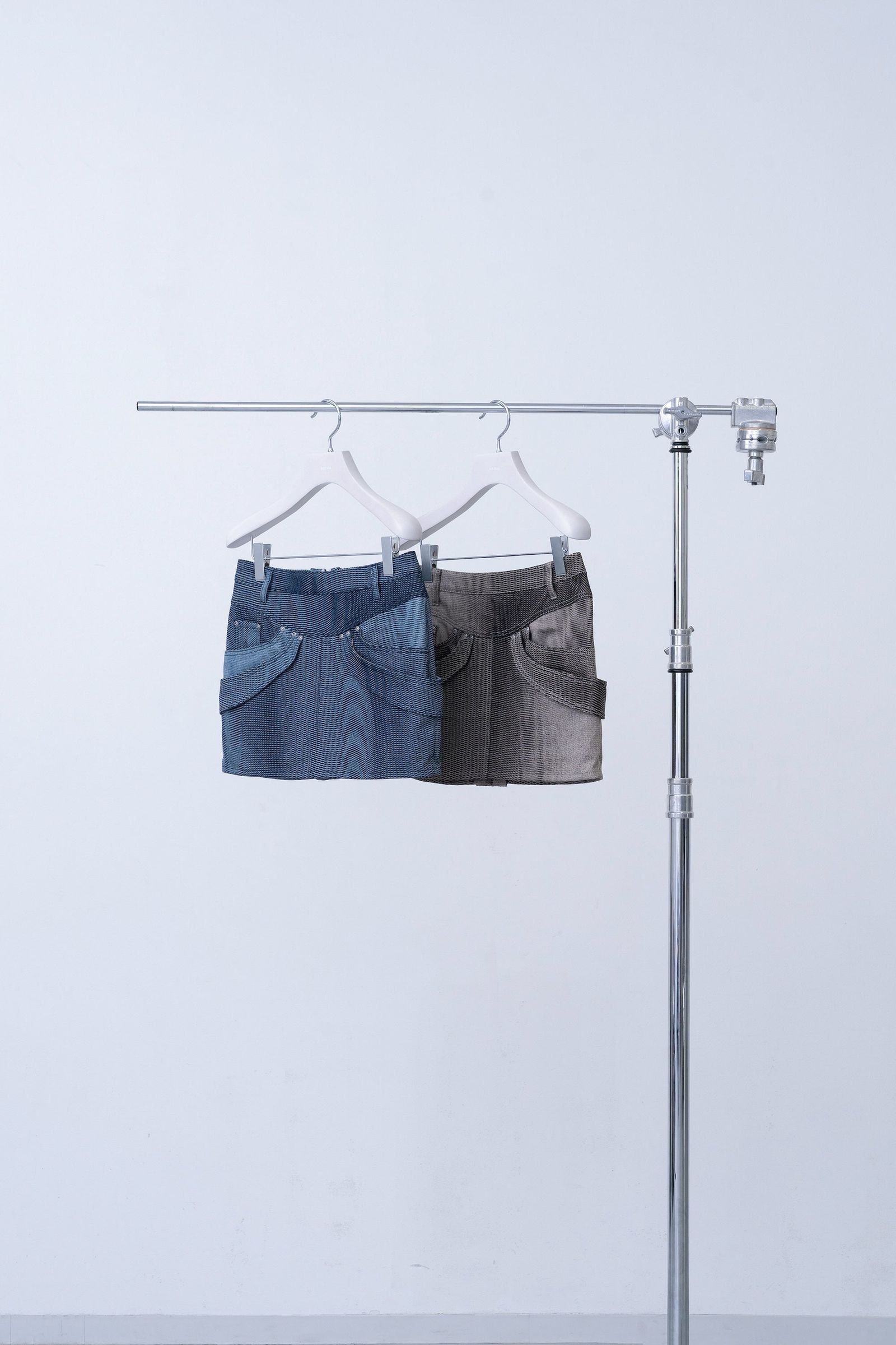 Mirage Bleach Mini Skirt [black]