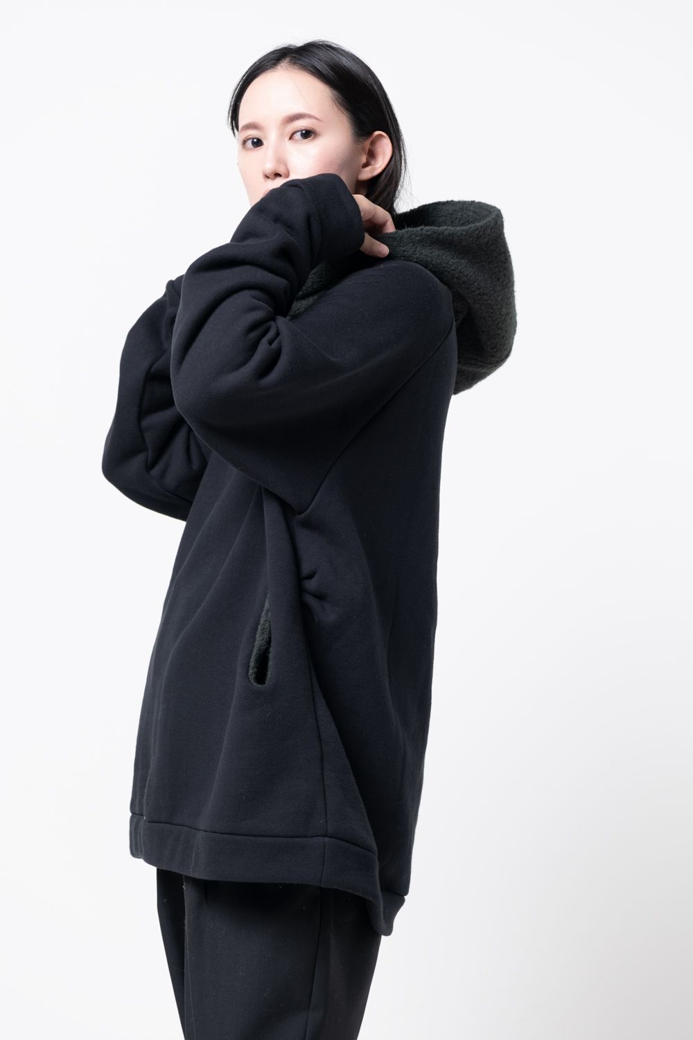 【23AW】balloon over boa hoody [BLACK×MOSS GREEN] - バルーンオーバーボアフーディー [ブラック×モスグリーン] / vu-a23-t06