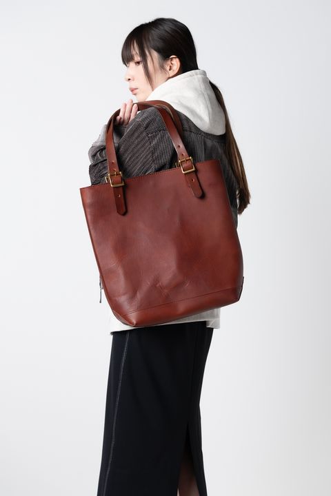 LEATHER TRAVEL TOTE BAG - HEIGHT [CAMEL] | トラベル トートバッグ (ハイト) / キャメル