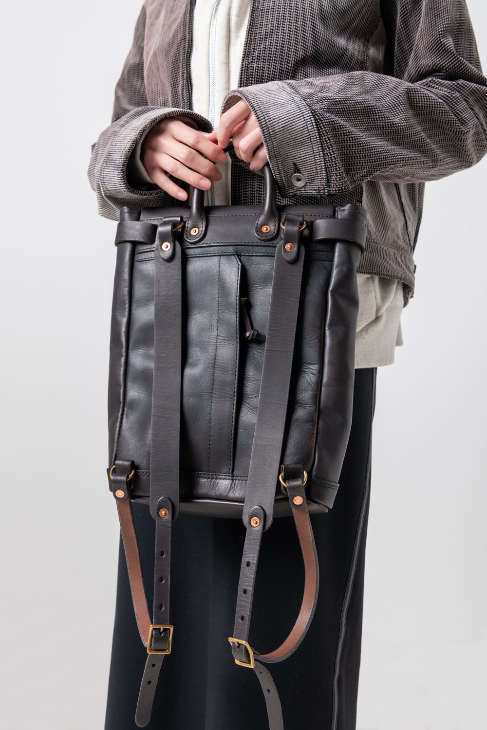 【ラスト1点 / 25SS】LEATHER VOYOGE 2WAY RUCKSACK -SMALL [BLACK]｜レザーリュックサック (2WAY) / ブラック