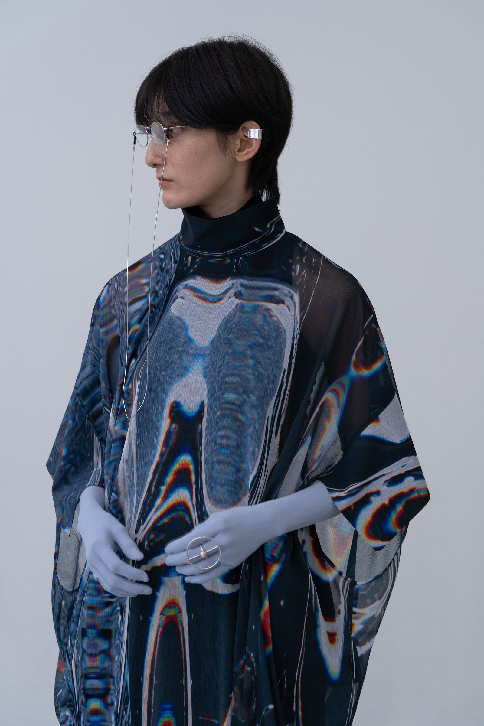 Phenomenal Sheer Robe [oil-black]