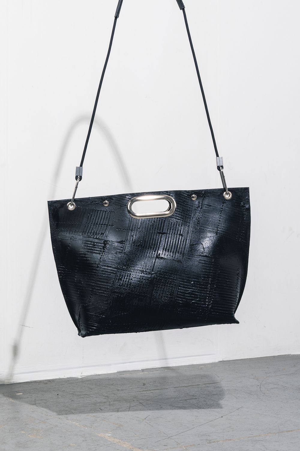 【お取り寄せ可能】壁クラッチ／ショルダー L・ヨコナガ [ブラック] / w25-05-bk