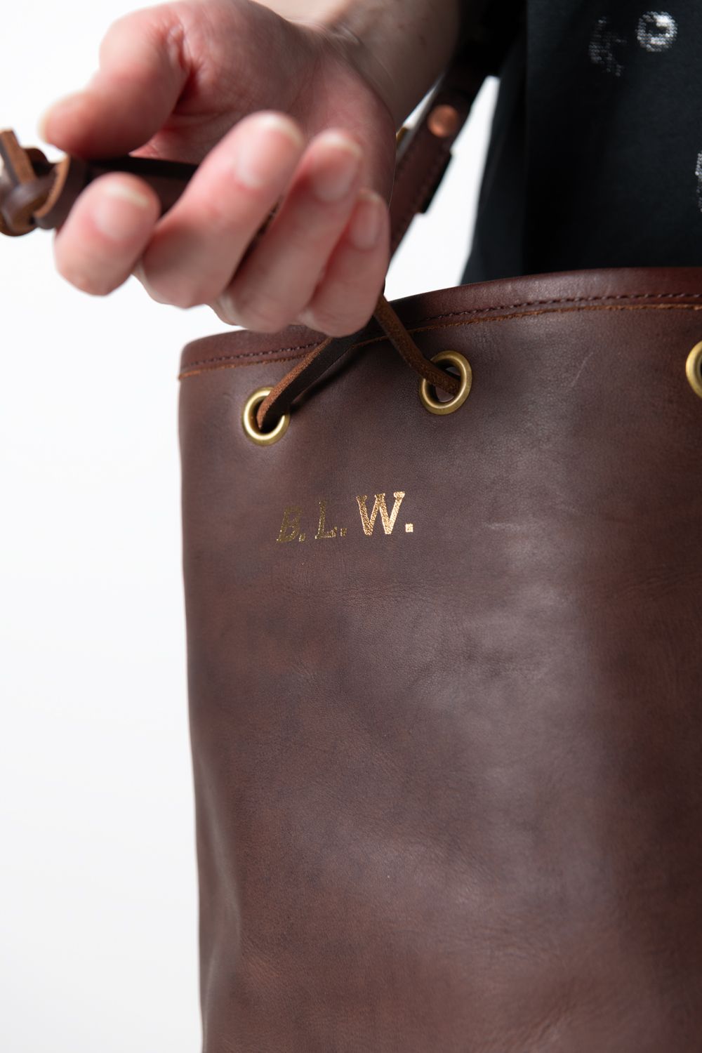 【ラスト1点 / 25SS】LEATHER WANDER PURSE BAG -SMALL [BROWN] / レザーミニショルダーバッグ [ブラウン]