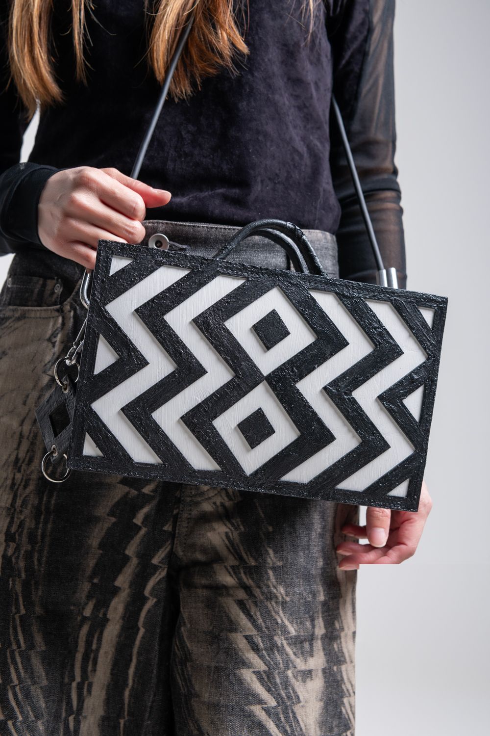 【お取り寄せ可能】レリーフトート [象嵌ブラック] / w25-06-bk