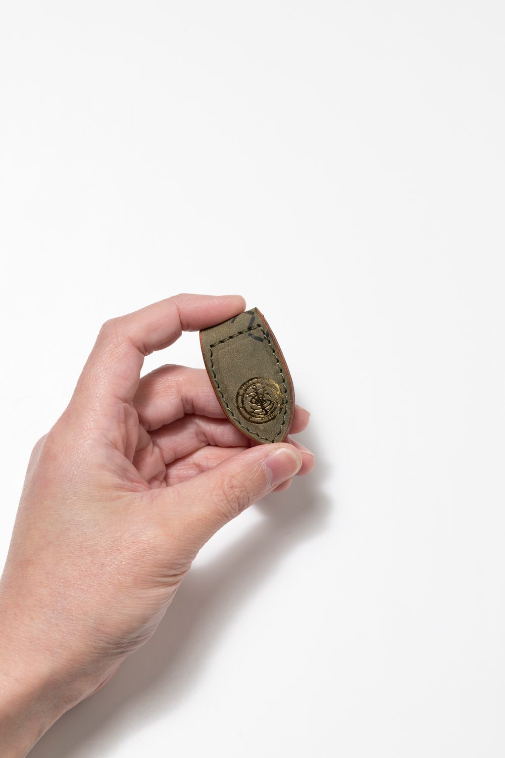 LEATHER GARRISON MONEY CLIP [ARMY GREEN] TypeB | シェルコードバン マネークリップ / アーミーグリーン