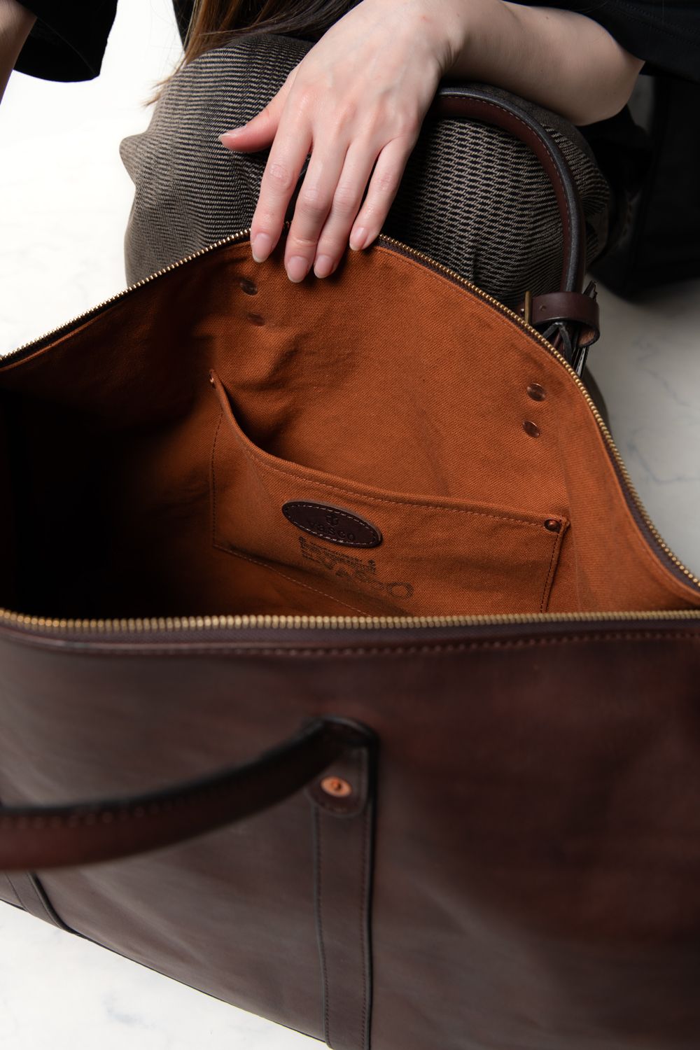 【ラスト1点 / 26SS】LEATHER TRAVEL BOSTON BAG [BROWN] | レザーボストンバッグ / ブラウン
