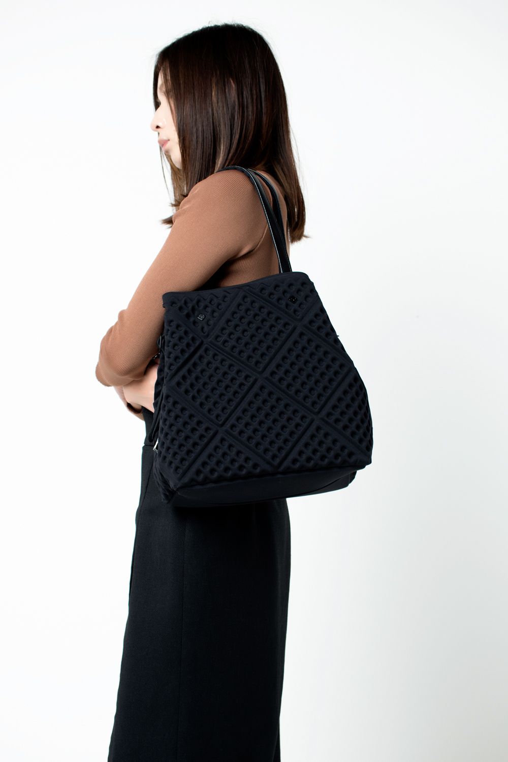 52 BY HIKARUMATSUMURA - WAF-FUL TOTE [Black] / ワッフルトート