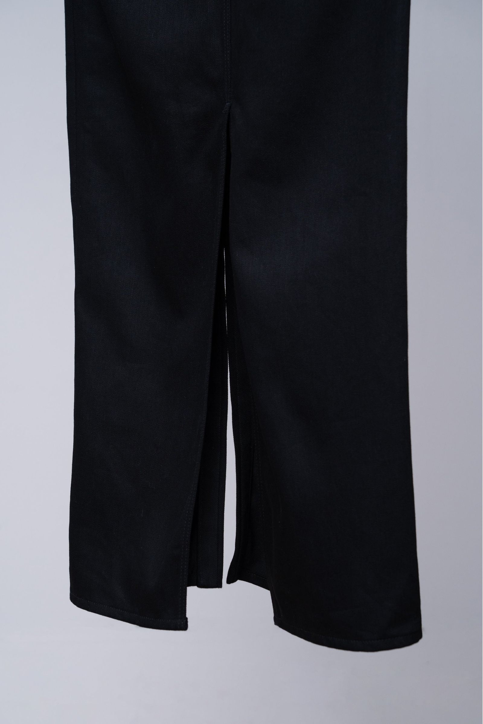 Refrain Denim Skirt [black]