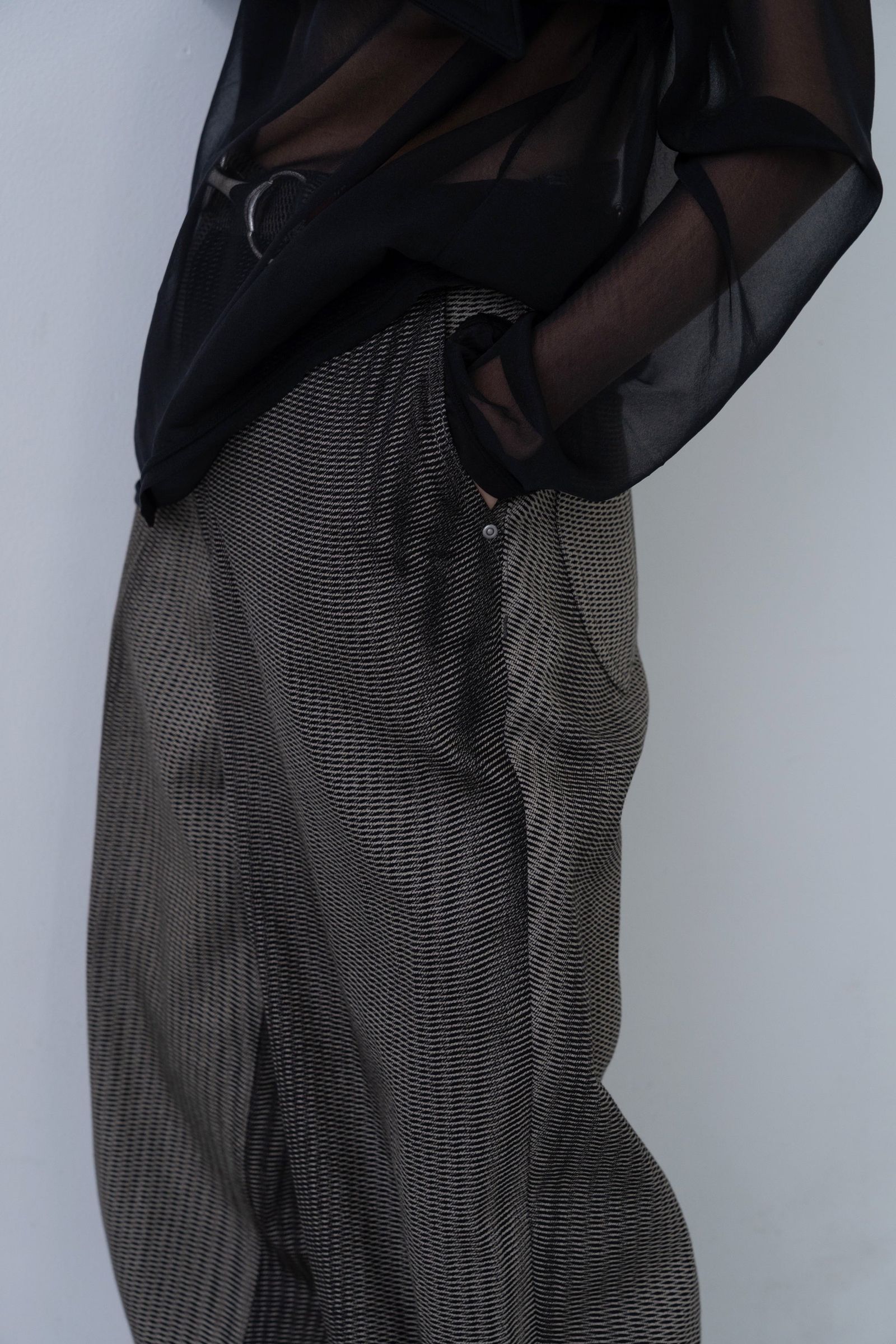 Mirage Bleach Slash Denim [black]