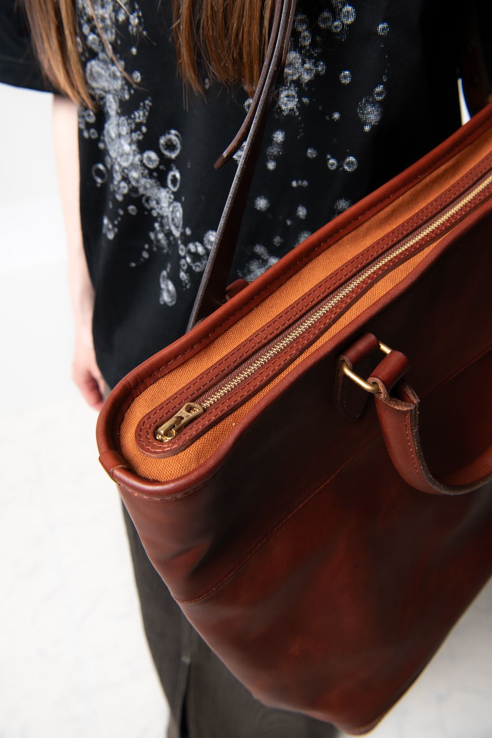 【ラスト1点 / 26SS】LEATHER NELSON 2WAY BAG [CAMEL] | ショルダーバッグ/ トートバッグ (2Way) [キャメル]