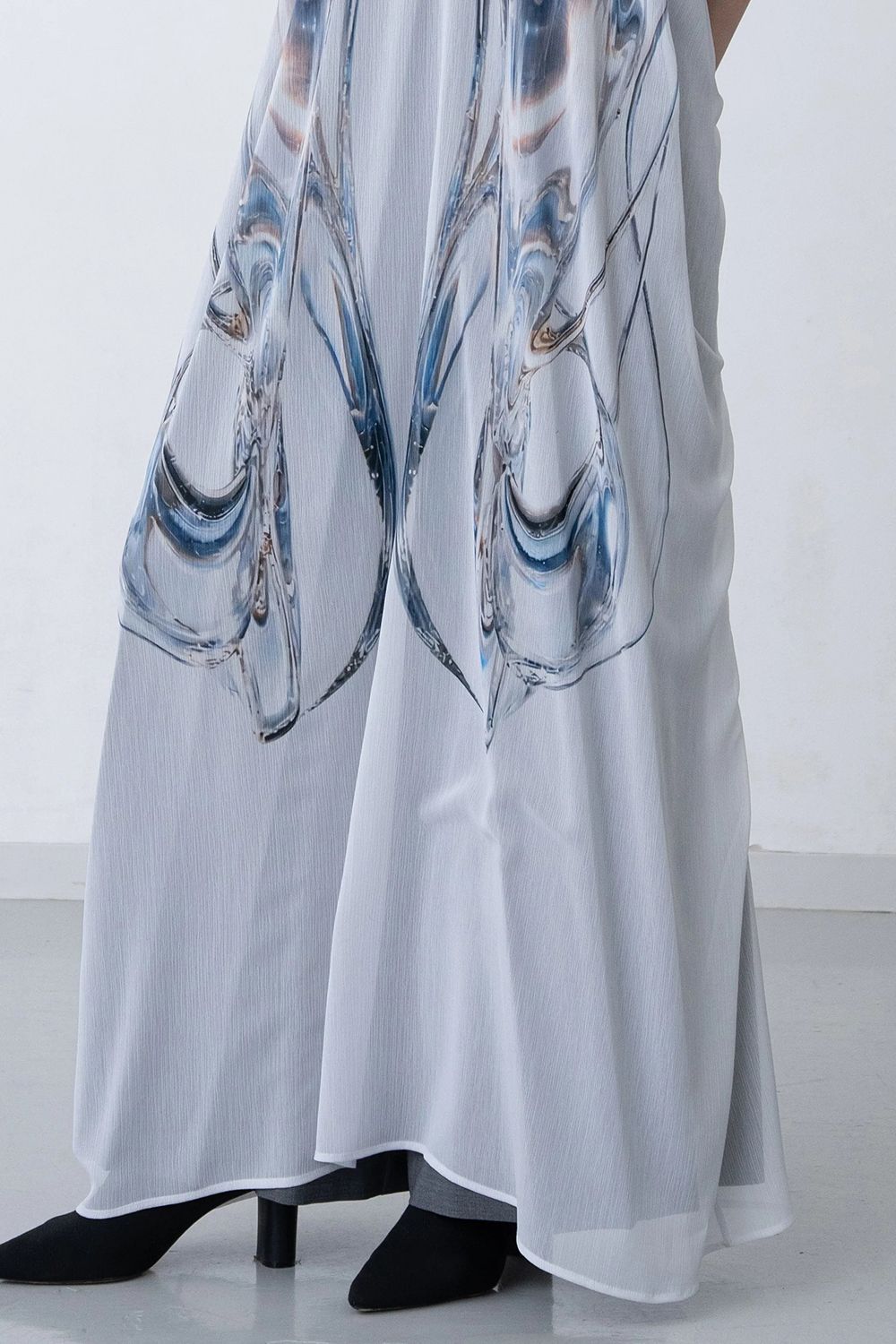 【26AW / 予約受付中】Sphere Sheer Robe [white] - スフィアシアーローブ [ホワイト] / FW26RO01