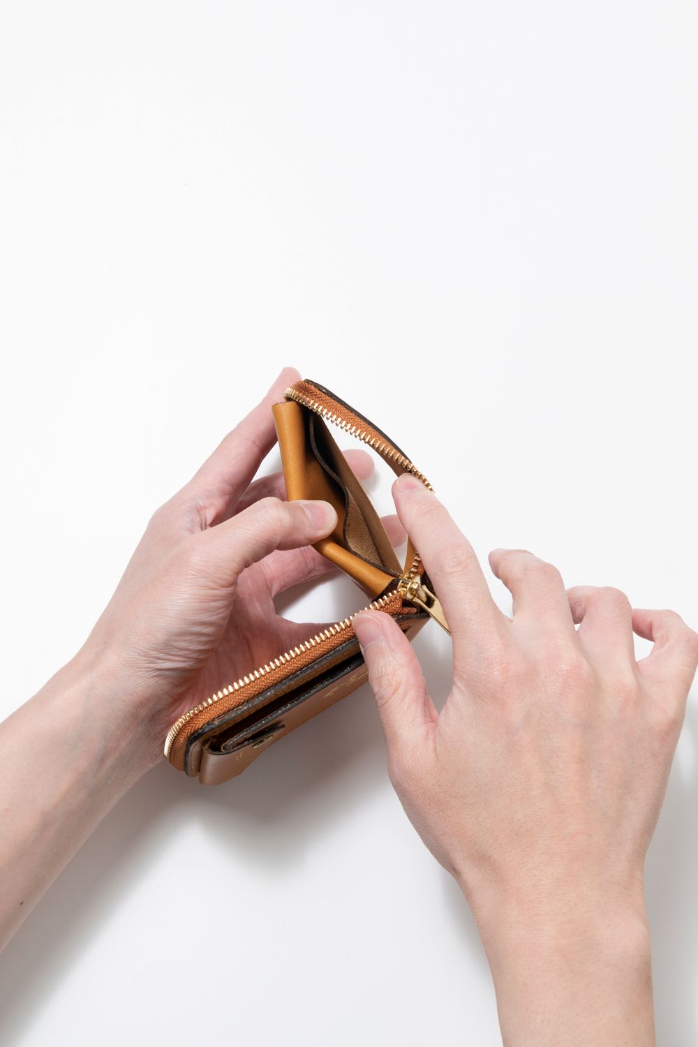 LEATHER NAVAL ROUND ZIP SHORT WALLET [MEAL] | ネイバル ラウンドジップショートウォレット / キャメル