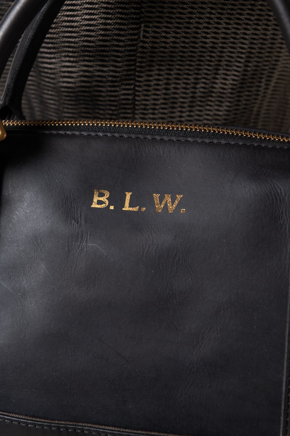 【ラスト1点 / 26SS】LEATHER TRAVEL BOSTON BAG [BLACK] | レザーボストンバッグ / ブラック