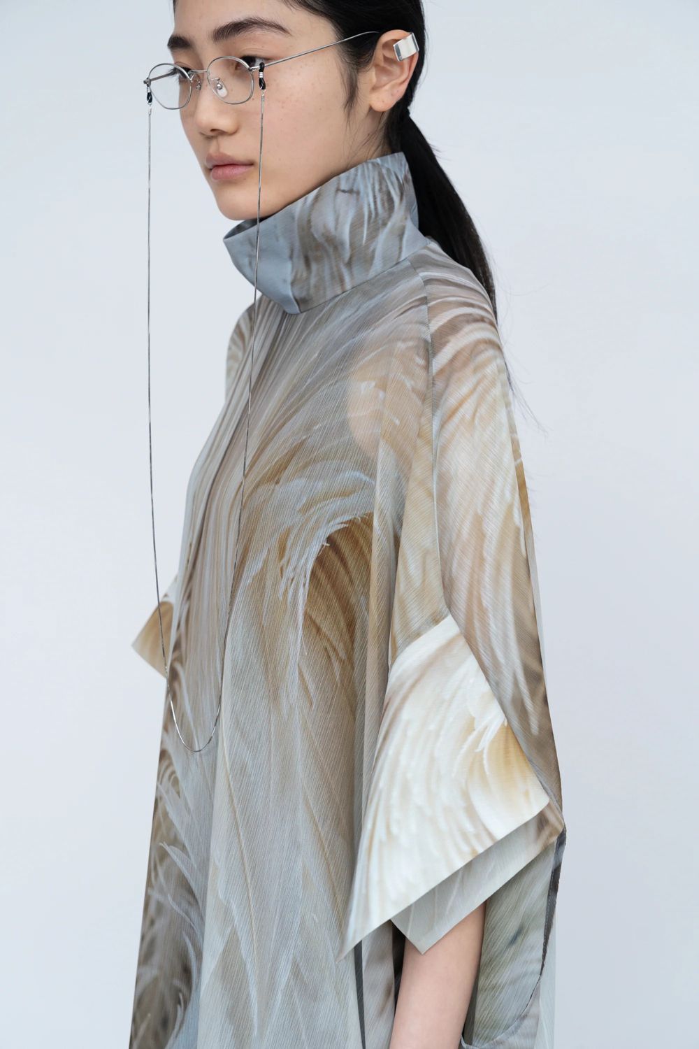 【アーカイブ展 / 1.18まで】Phenomenal Sheer Robe [feather] - フェノメナルシアーローブ [フェザー] / FW25RO01