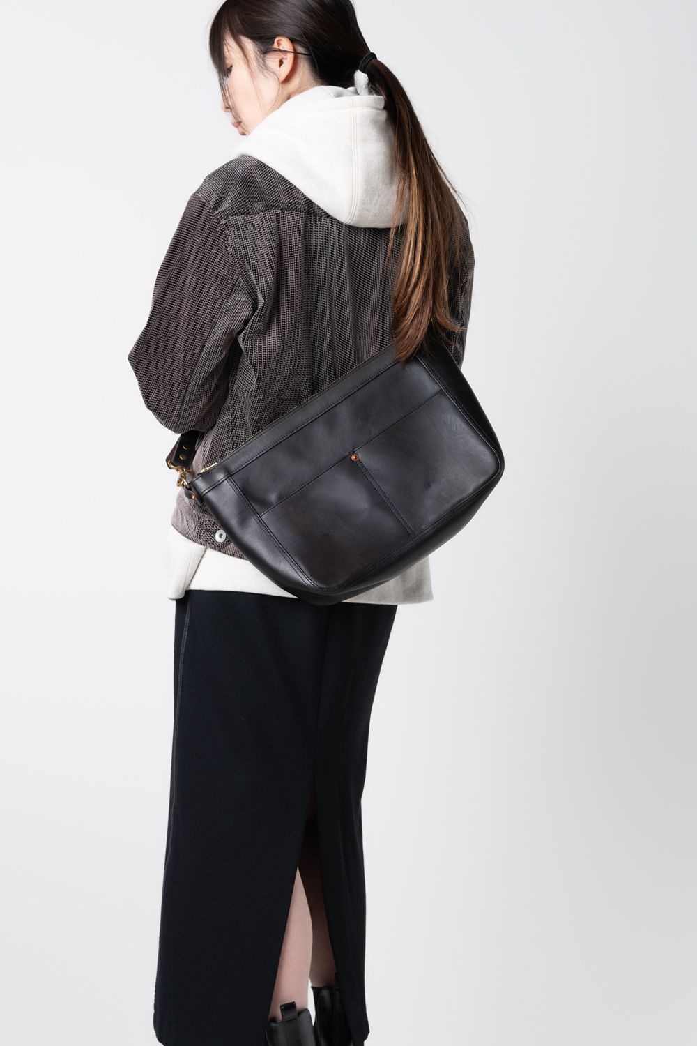 【ラスト1点 / 25SS】LEATHER TELEPHONE SHOULDER BAG [BLACK] | テレフォンショルダーバッグ / ブラック