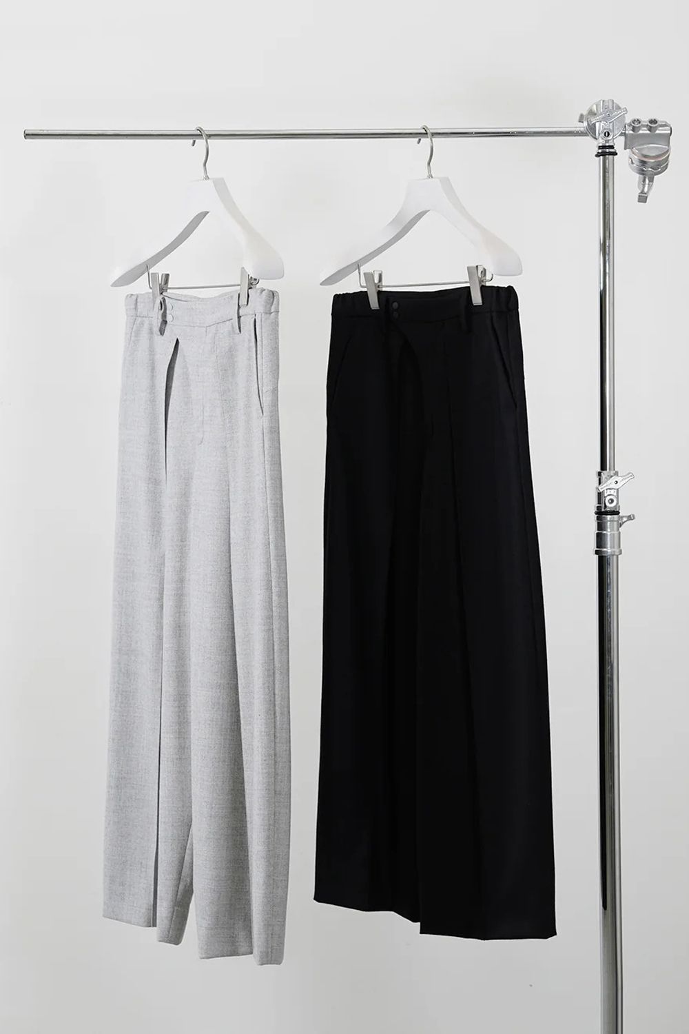 【アーカイブ展 / 1.18まで】Cocoon Organ Trousers [grey] - コクーンオルガントラウザーズ [グレー] / FW24BT01