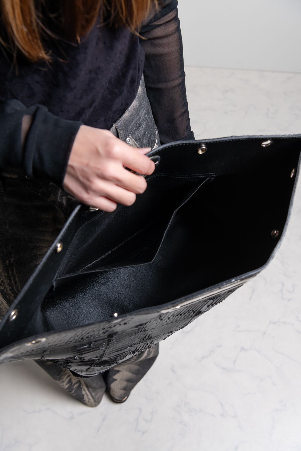 【お取り寄せ可能】壁クラッチ／ショルダー L・ヨコナガ [ブラック] / w25-05-bk