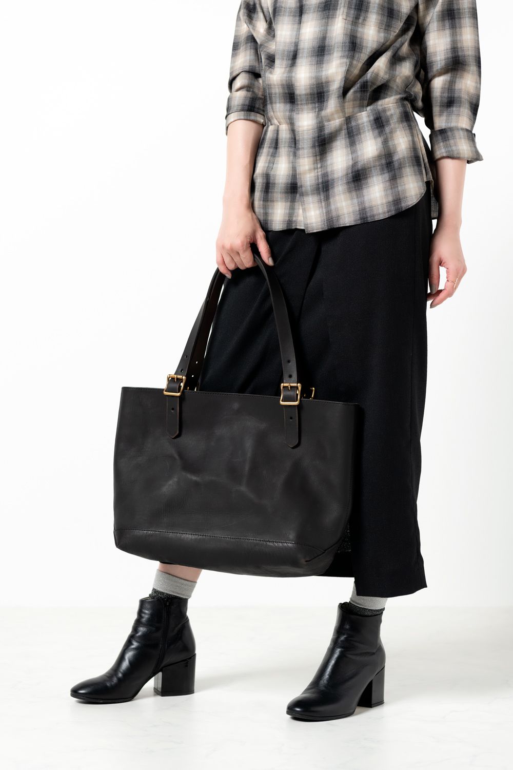 LEATHER TRAVEL TOTE BAG - MEDIUM [BLACK] | トラベル トートバッグ (ミディアム) / ブラック