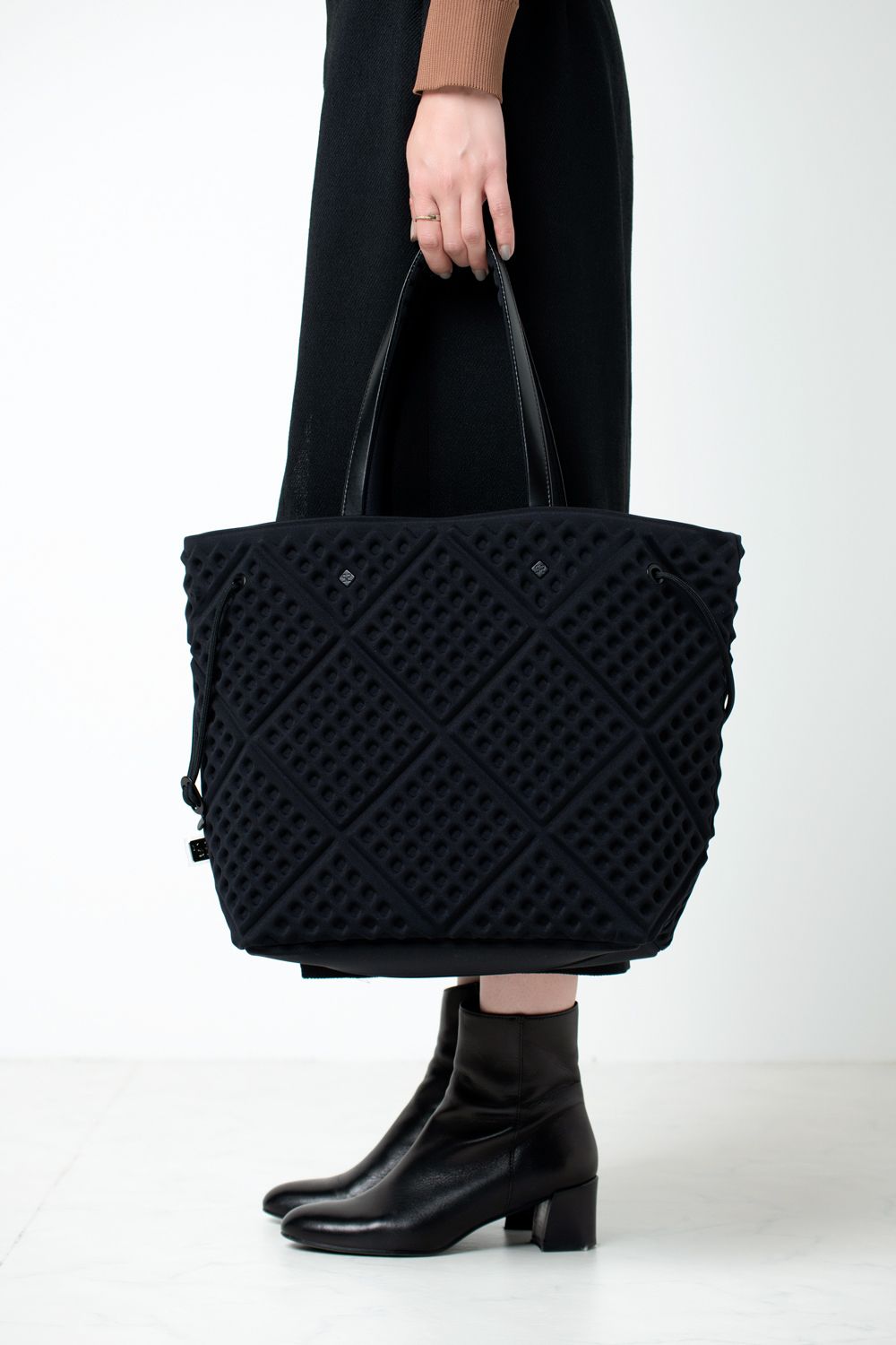 WAF-FUL TOTE [Black] / ワッフルトート [ブラック]