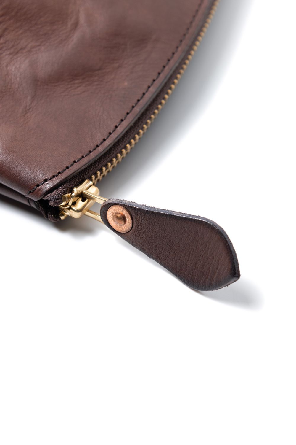 【26SS / 予約受付中】LEATHER TRAVEL PORCH [BROWN] | トラベルポーチ / ブラウン