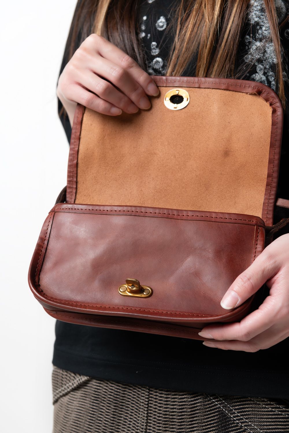 【ラスト1点 / 26SS】LEATHER CARRY SHOULDER BAG [BLACK] | レザーミニショルダーバッグ / ブラック