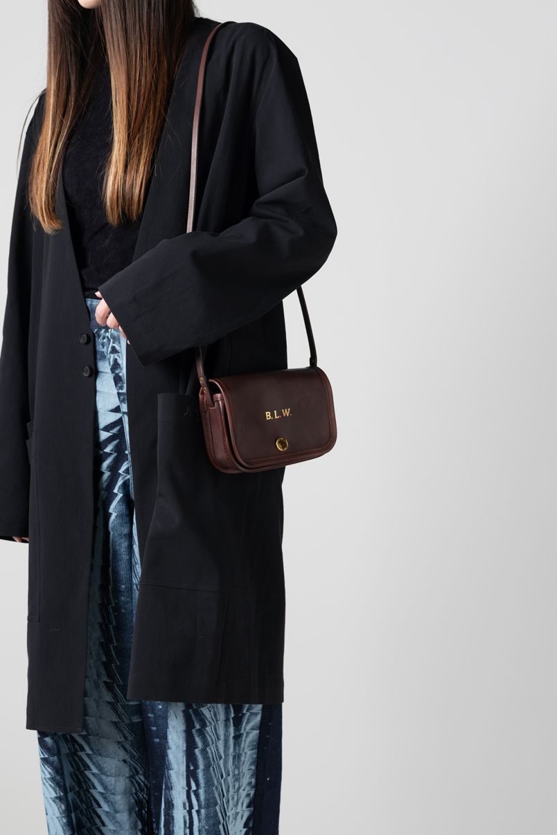 【ラスト1点 / 25SS】LEATHER CARRY SHOULDER BAG [BROWN] | レザーミニショルダーバッグ / ブラウン