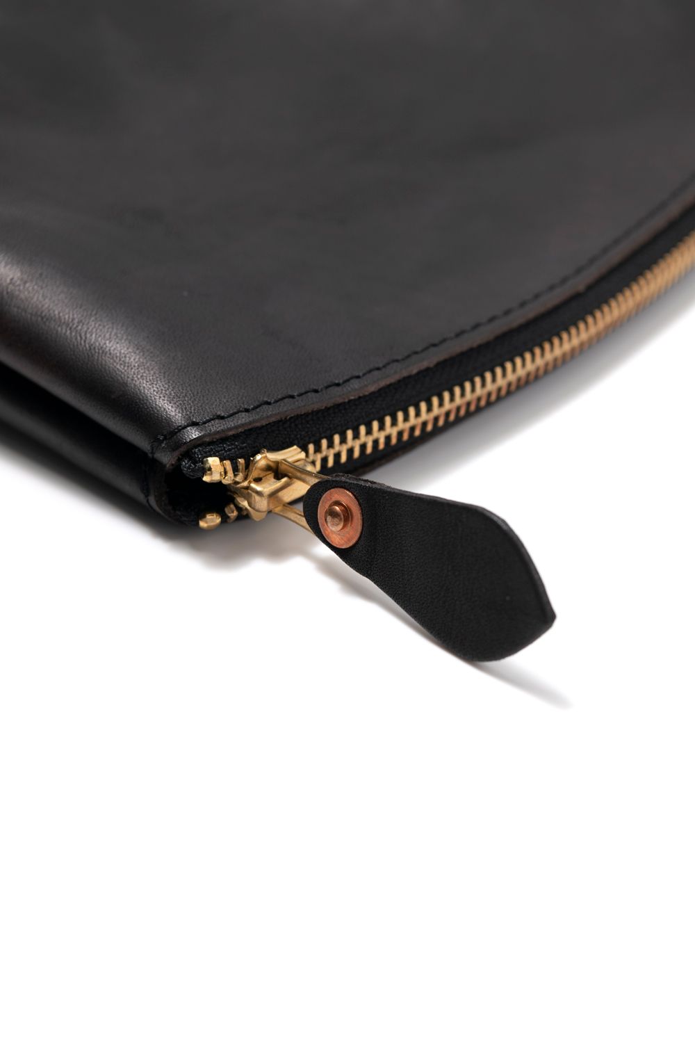 LEATHER TRAVEL PORCH [BLACK] TYPE A | トラベルポーチ / ブラック