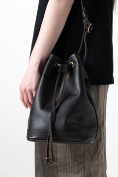 【ラスト1点 / 26SS】LEATHER WANDER PURSE BAG -SMALL [BLACK] / レザーミニショルダーバッグ [ブラウン]