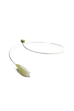 ラウンドアシメトリックネックワイヤーネックレス / Round Asymmetric Neck Wire with Jade and Magnasite