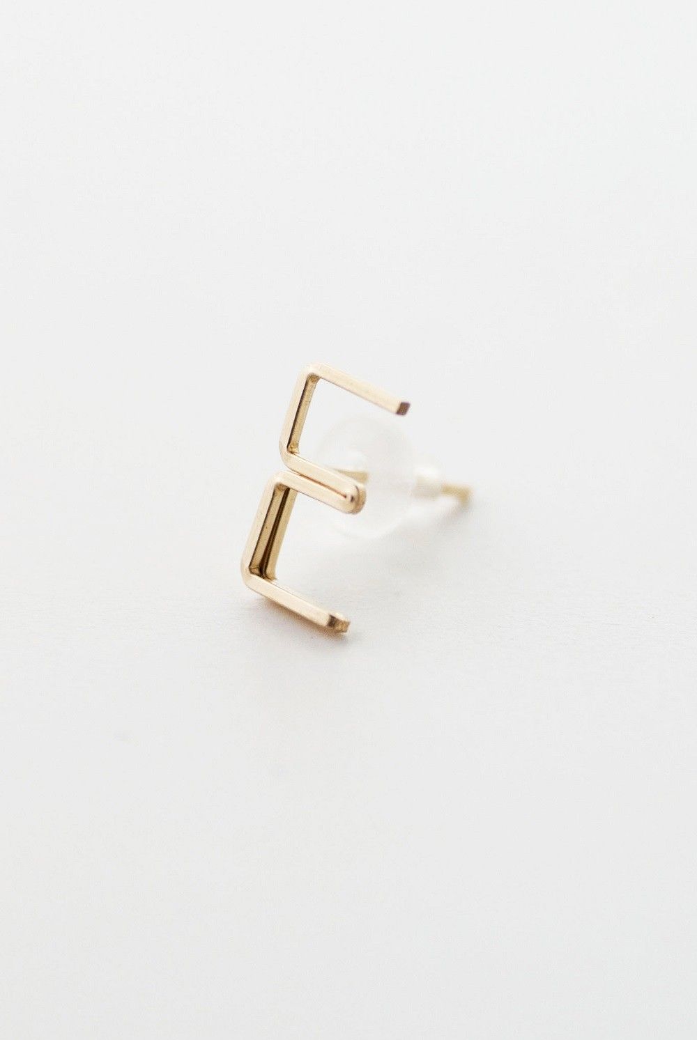 【ラスト1点】アルファベットスタッズピアス / Alphabet Studs 【E】
