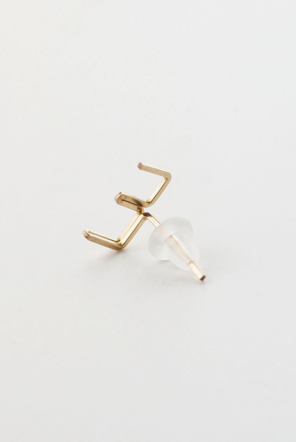 【ラスト1点】アルファベットスタッズピアス / Alphabet Studs 【E】